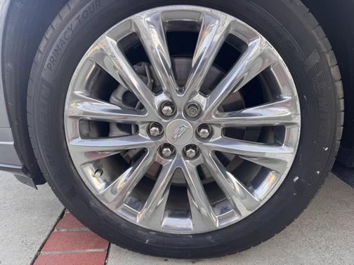 Gray 2021 Cadillac XT6 Premium Luxury AWD