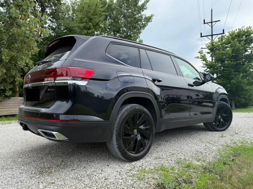 2024 Volkswagen Atlas 2.0T SE w/Technology 4MOTION