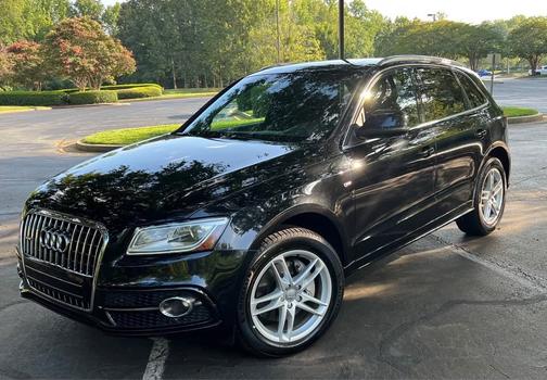 Black 2013 Audi Q5 3.0T Prestige