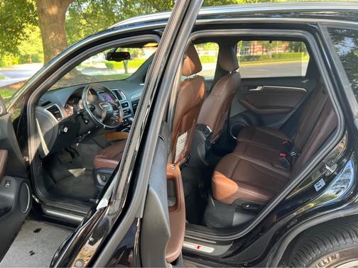 Black 2013 Audi Q5 3.0T Prestige