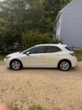 White 2019 Toyota Corolla SE