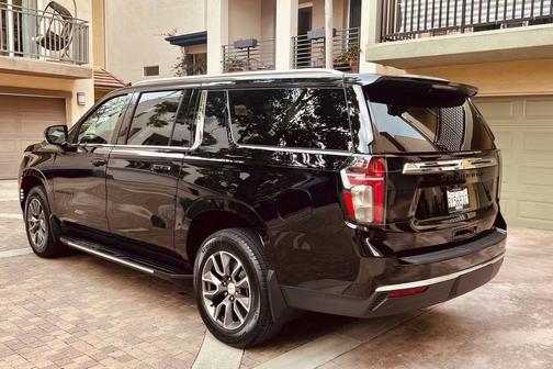 2023 Chevrolet Suburban LS