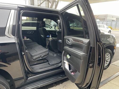 2023 Chevrolet Suburban LS