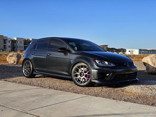 Gray 2017 Volkswagen Golf R 4-Door w/DCC & Navigation
