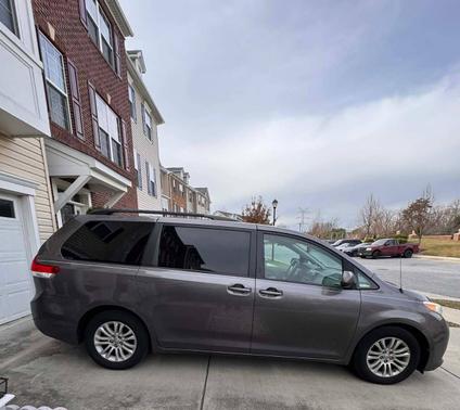 2014 Toyota Sienna XLE