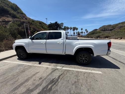 White 2020 Toyota Tacoma SR5