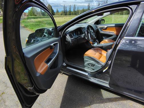 2017 Volvo S60 Inscription T5 Platinum