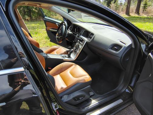 2017 Volvo S60 Inscription T5 Platinum