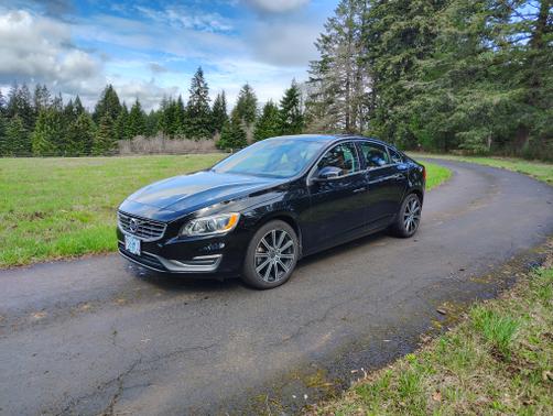 2017 Volvo S60 Inscription T5 Platinum