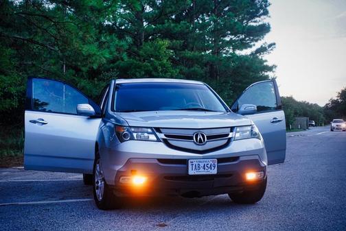 Silver 2009 Acura MDX Technology