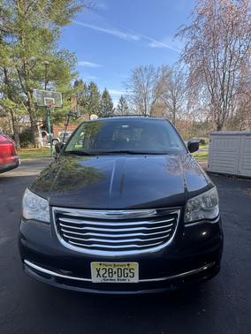 2013 Chrysler Town & Country Touring