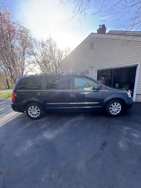 2013 Chrysler Town & Country Touring