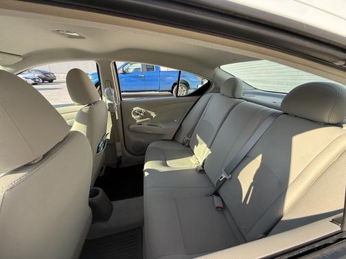 2014 Nissan Versa 1.6 SV