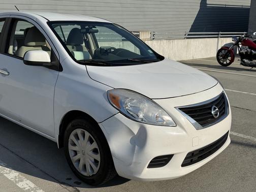 2014 Nissan Versa 1.6 SV