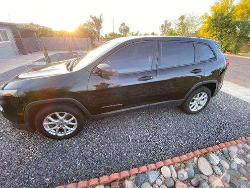 Black 2015 Jeep Cherokee Sport