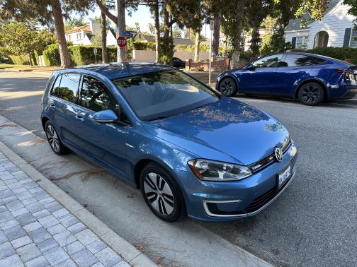 2016 Volkswagen e-Golf SE