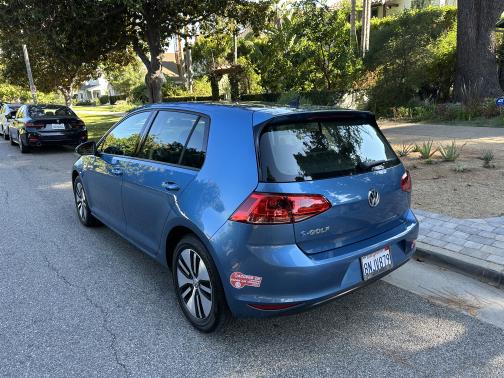 2016 Volkswagen e-Golf SE