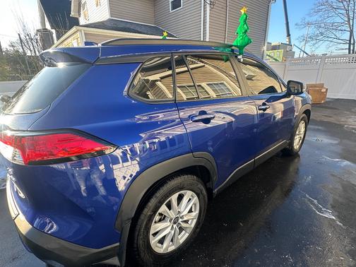 2024 Toyota Corolla Cross LE