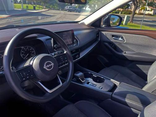Black 2022 Nissan Rogue SV