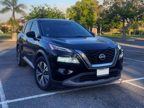 Black 2022 Nissan Rogue SV