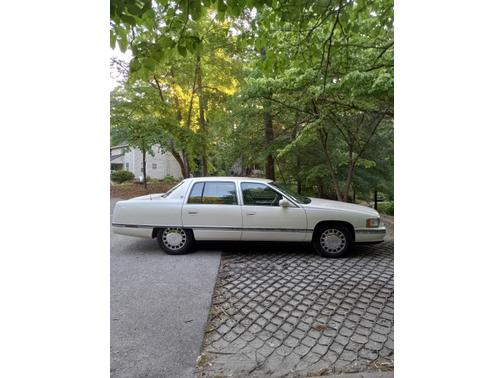 Photo 3 of 4 of 1996 Cadillac DeVille Base