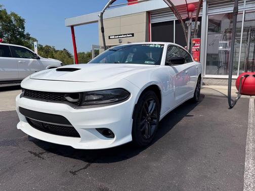 White 2019 Dodge Charger SXT