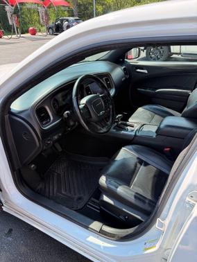 White 2019 Dodge Charger SXT