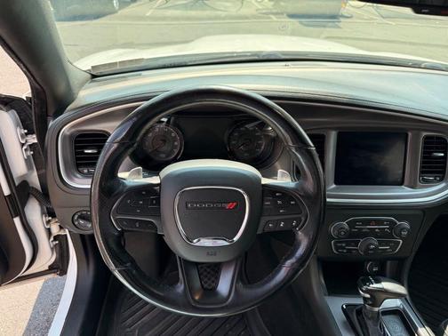 White 2019 Dodge Charger SXT