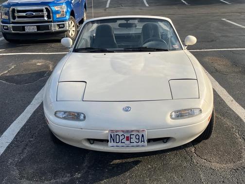 White 1995 Mazda MX-5 Miata Base