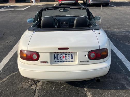 White 1995 Mazda MX-5 Miata Base