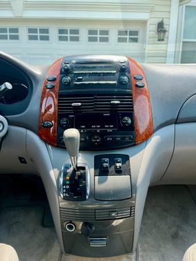 2010 Toyota Sienna XLE Limited
