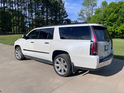 2016 Cadillac Escalade ESV Luxury