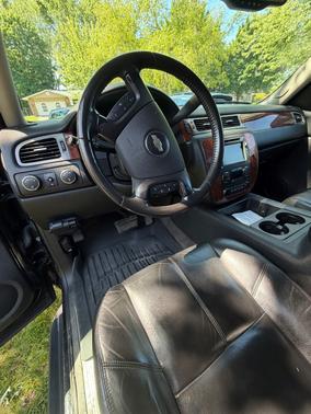 Black 2008 Chevrolet Suburban 1500 LT