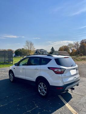 White 2017 Ford Escape SE