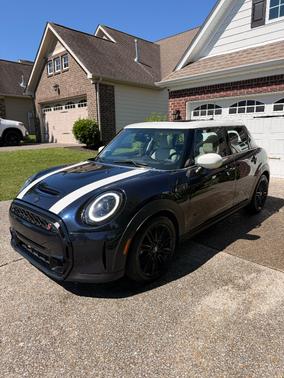 Black 2022 MINI Hardtop Cooper S