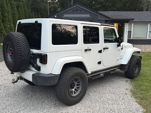 White 2016 Jeep Wrangler Unlimited Sahara