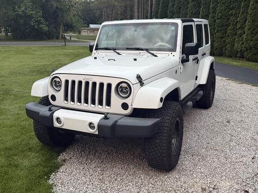 White 2016 Jeep Wrangler Unlimited Sahara