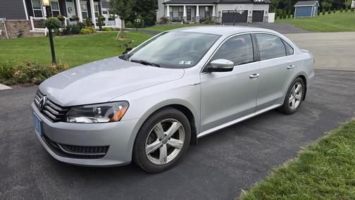 Silver 2013 Volkswagen Passat 2.5 SE
