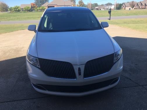 2013 Lincoln MKT Base