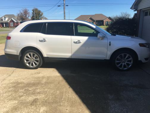 2013 Lincoln MKT Base