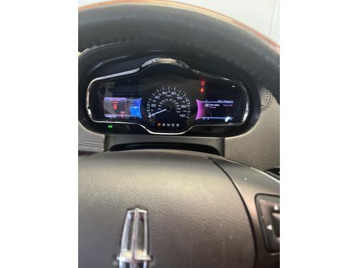 2013 Lincoln MKT Base