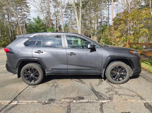 2024 Toyota RAV4 Hybrid SE