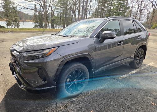 2024 Toyota RAV4 Hybrid SE