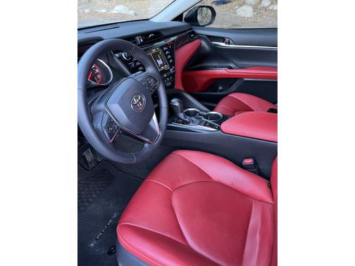 Photo 4 of 7 of 2020 Toyota Camry XSE