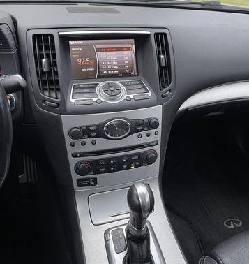 2009 INFINITI G37 x