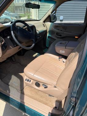 Green 1997 Ford F-150 Lariat