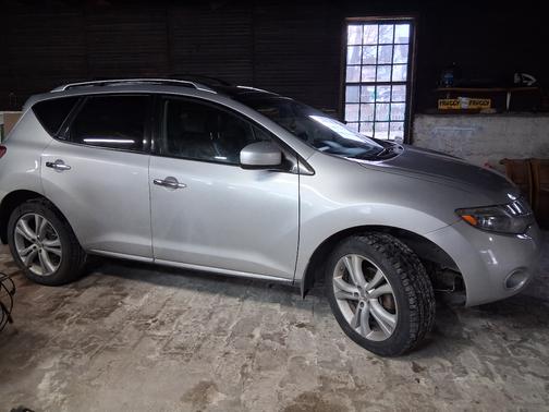 2010 Nissan Murano LE