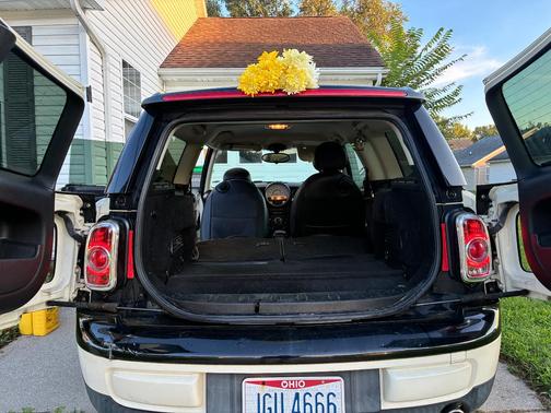 Beige 2014 MINI Clubman Cooper