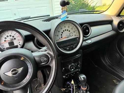 Beige 2014 MINI Clubman Cooper