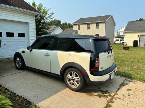 Beige 2014 MINI Clubman Cooper